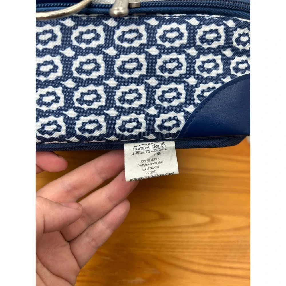 Temptations Insulated Casserole Carrier Old World Blue Floral Dish Picnic Travel
